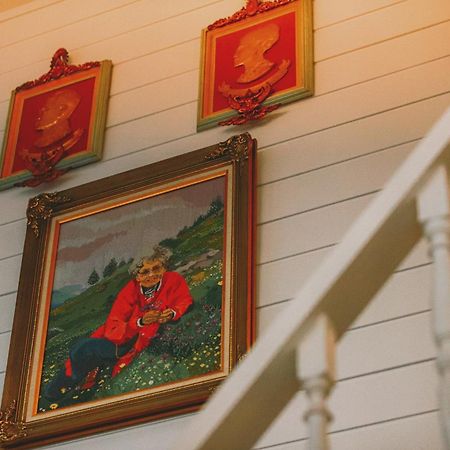 Chertel Poshtel Ban Chamun 外观 照片