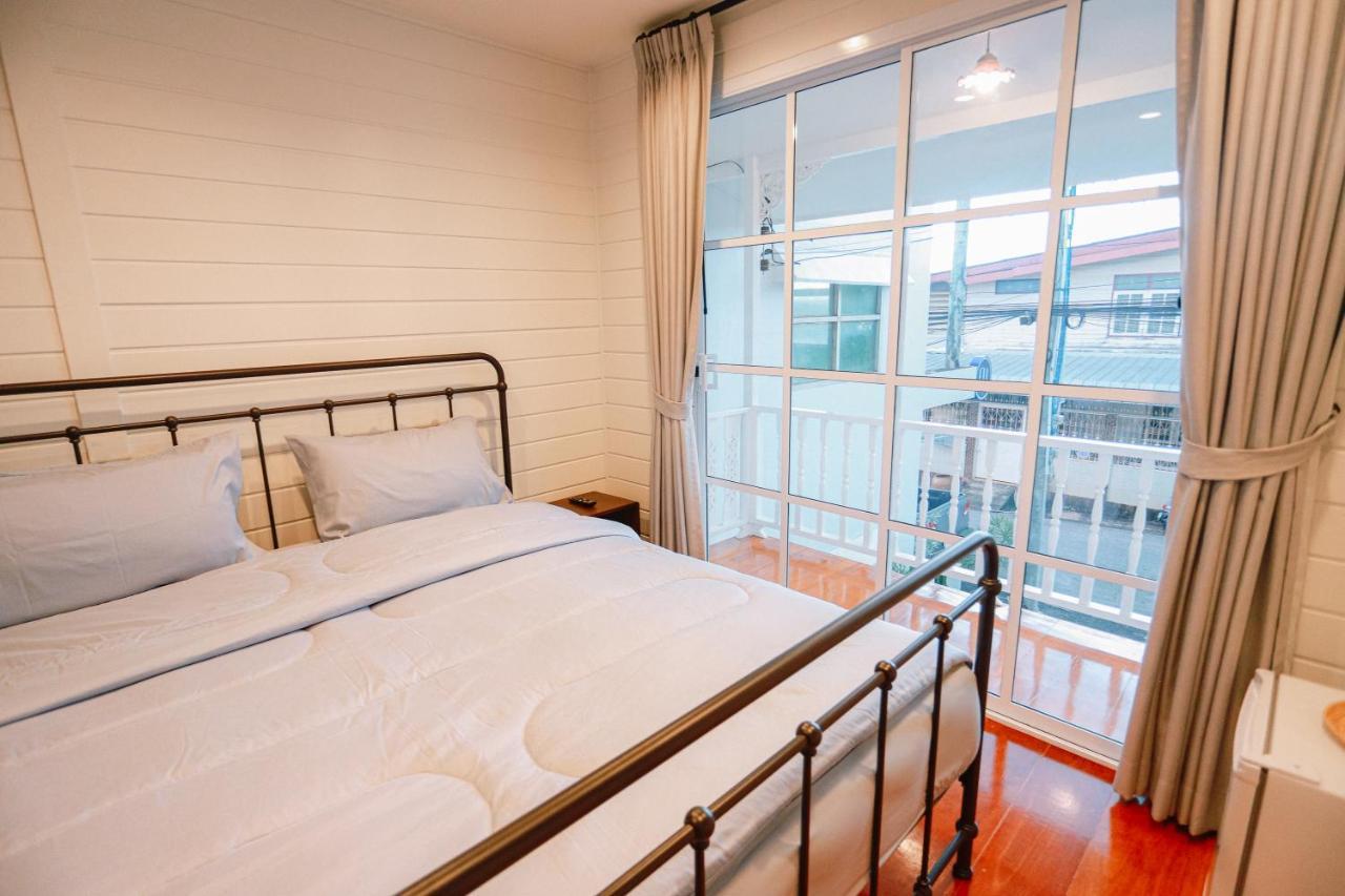 Chertel Poshtel Ban Chamun 外观 照片
