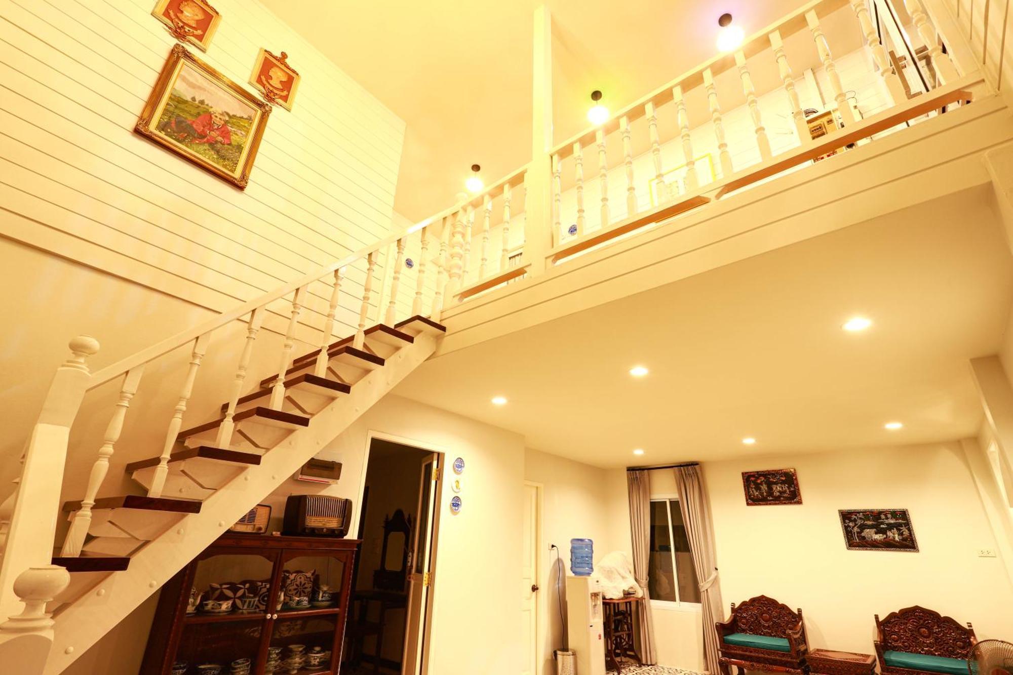 Chertel Poshtel Ban Chamun 外观 照片