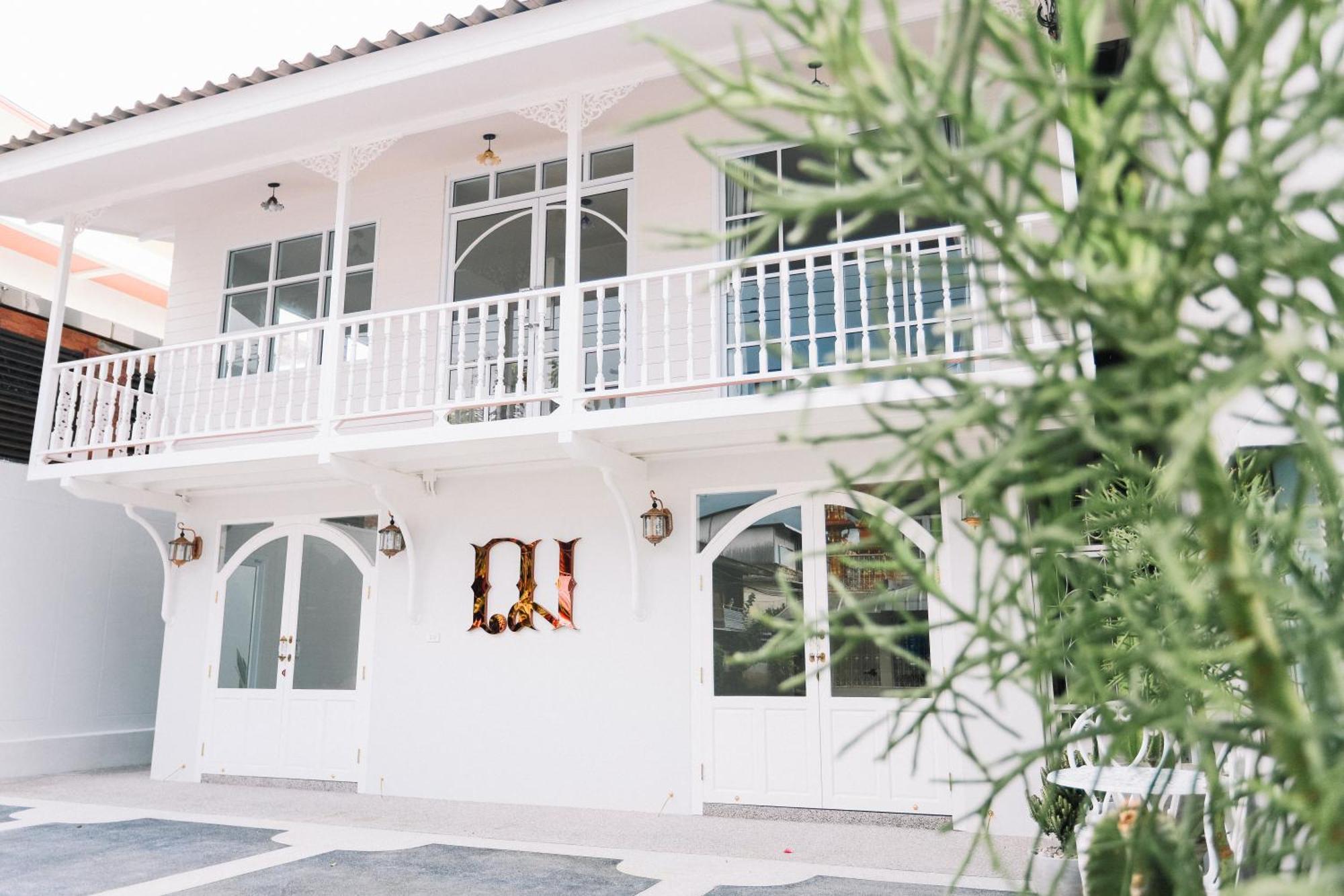 Chertel Poshtel Ban Chamun 外观 照片